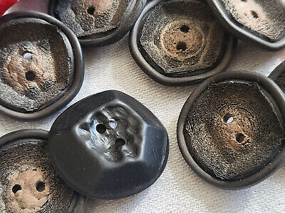 Lot 6 boutons anciens originaux marron texturé diamètre 2,5 cm ref 5407