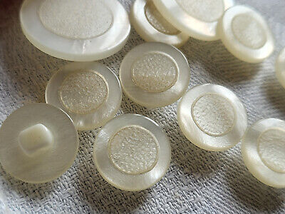 Lot 11 boutons vintage blanc nacré lumineux à pied 1,4 et 2,3 cm ref 5079
