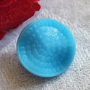 Bouton ancien en verre bleu effet écaille ondulé à pied 1,7cm G14B