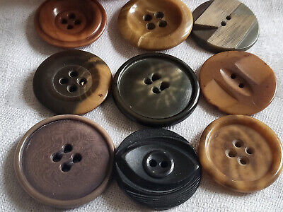Panaché lot 9 gros boutons anciens en corozo 2,7 à 3,1 cm collection ref 5118