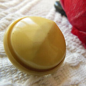 Bouton ancien en celluloïd beige crème collection pied metal 2,6 cm G15R