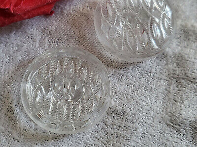 Duo gros boutons anciens en verre transparent motif creusé 2,6 cm ref 296