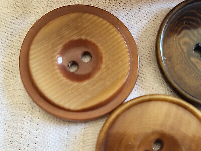 Trio gros boutons anciens en corozo travaillé diamètre 3,1 cm ref 5447