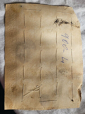 Plaque 24 boutons anciens rouge 4 trous diamètre 1,7 cm T18