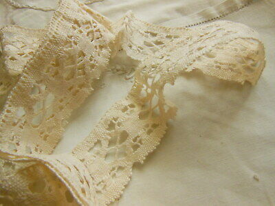Dentelle haute ancienne 1 mètre 90 sur 4 cm T3-37