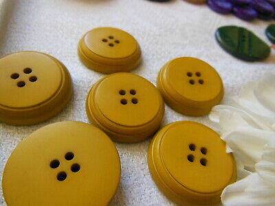 lot 6 boutons vintage moutarde épais diamètre 2,6 cm ref 705