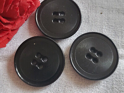 Trio gros boutons anciens noir à motif diamètre 3,1 cm ref 1489