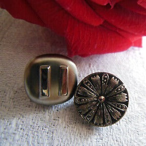 Duo petits boutons anciens en verre argenté travaillé collection 1,2/1,3 cm G7K