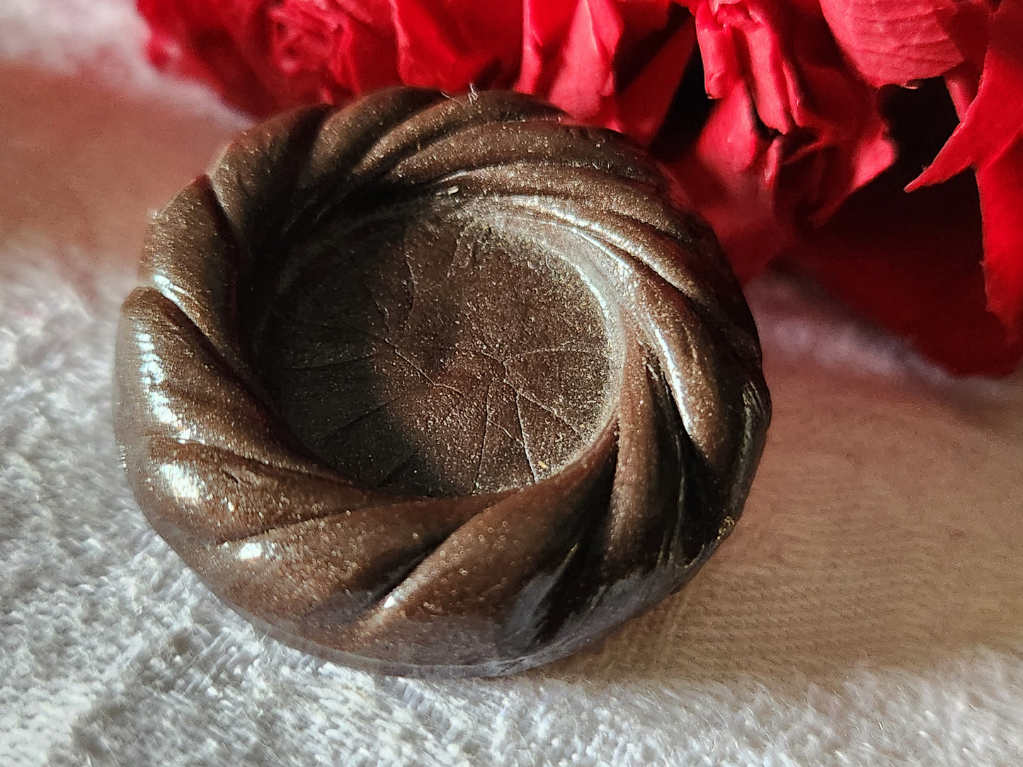 Gros bouton vintage en résine marron à pied 3,2 cm d4f