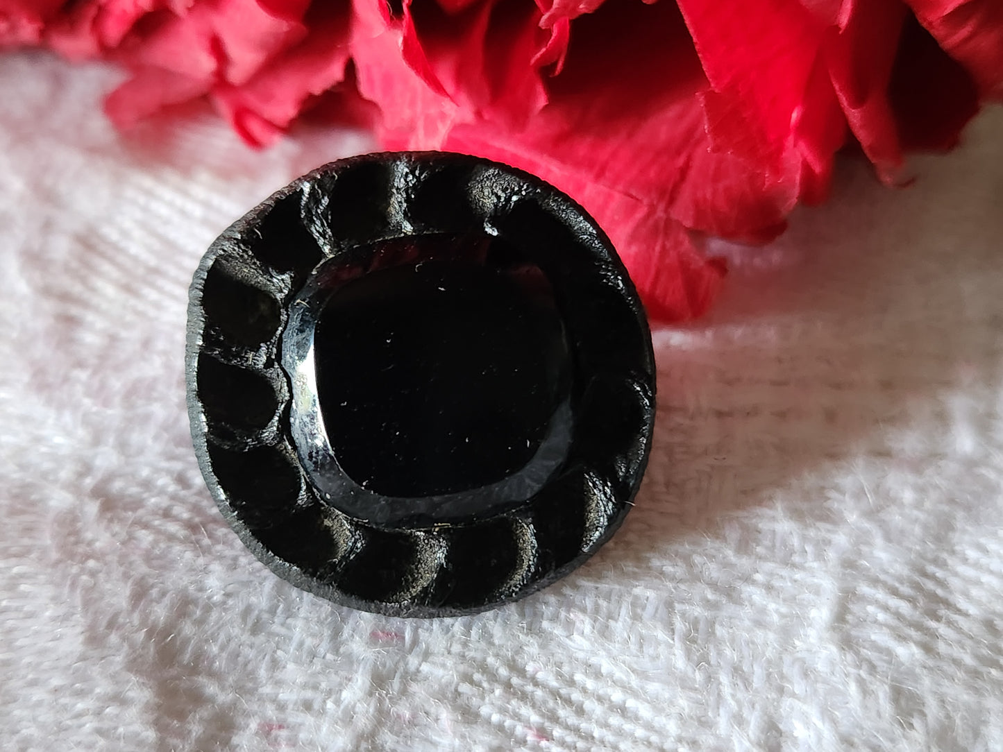 Collection bouton ancien résine et coeur en verre parurier 2 cm pied D4A