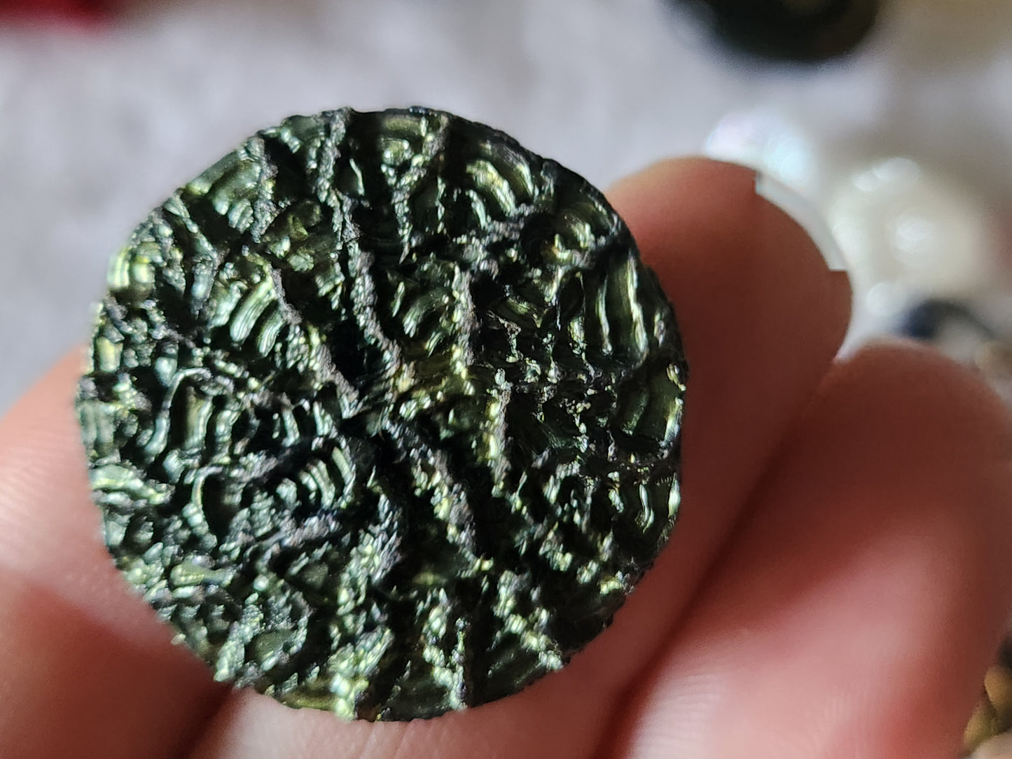 Gros bouton ancien en résine vert vintage 2,9 cm D4G