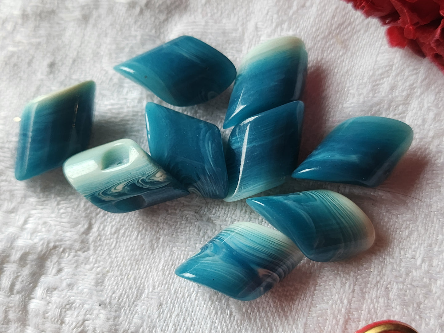 Lot 9 boutons vintage bleu effet corne biseauté pied ref 3609