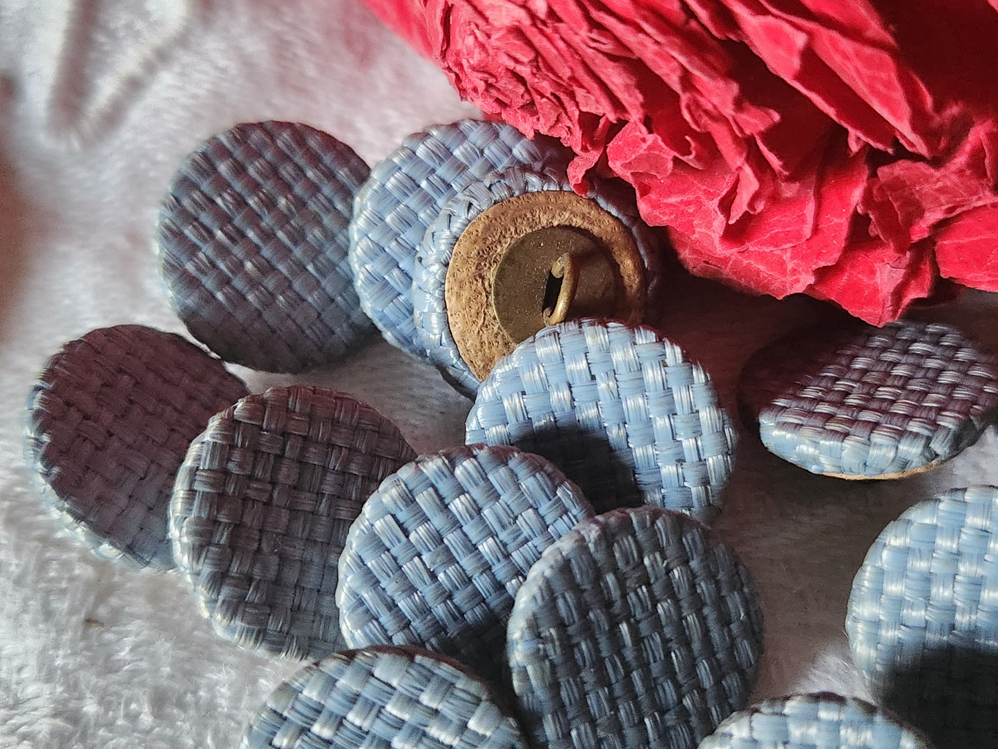 Lot 14 boutons anciens en rafia bleu passementerie pied cuir 1,5 cm ref 7021