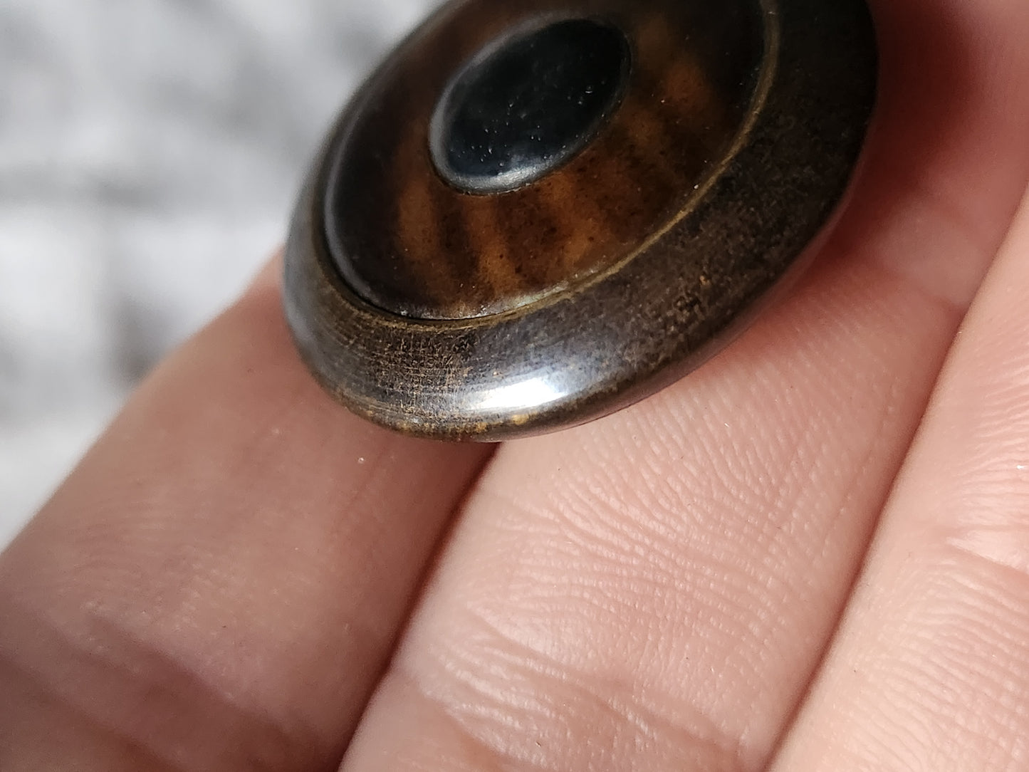 Collection bouton ancien coeur en celluloid mordoré pied 3,1 cm D4T