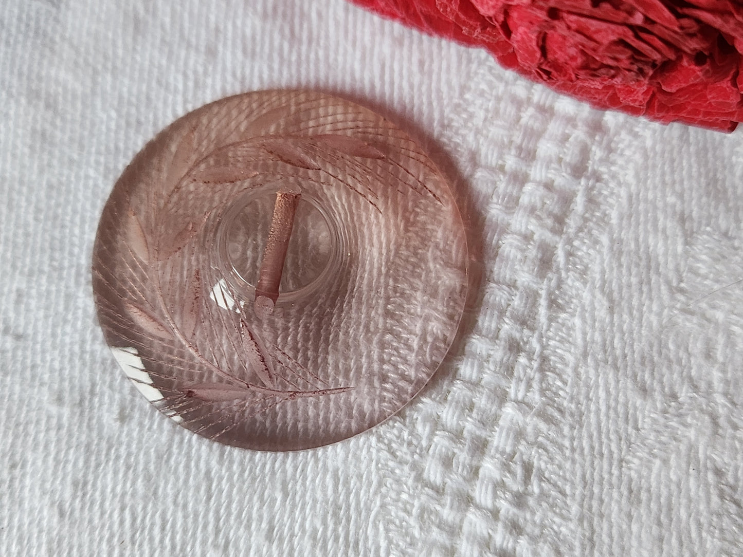 Gros bouton lucite rose ciselé collection 3,1 cm à pied ref 7069