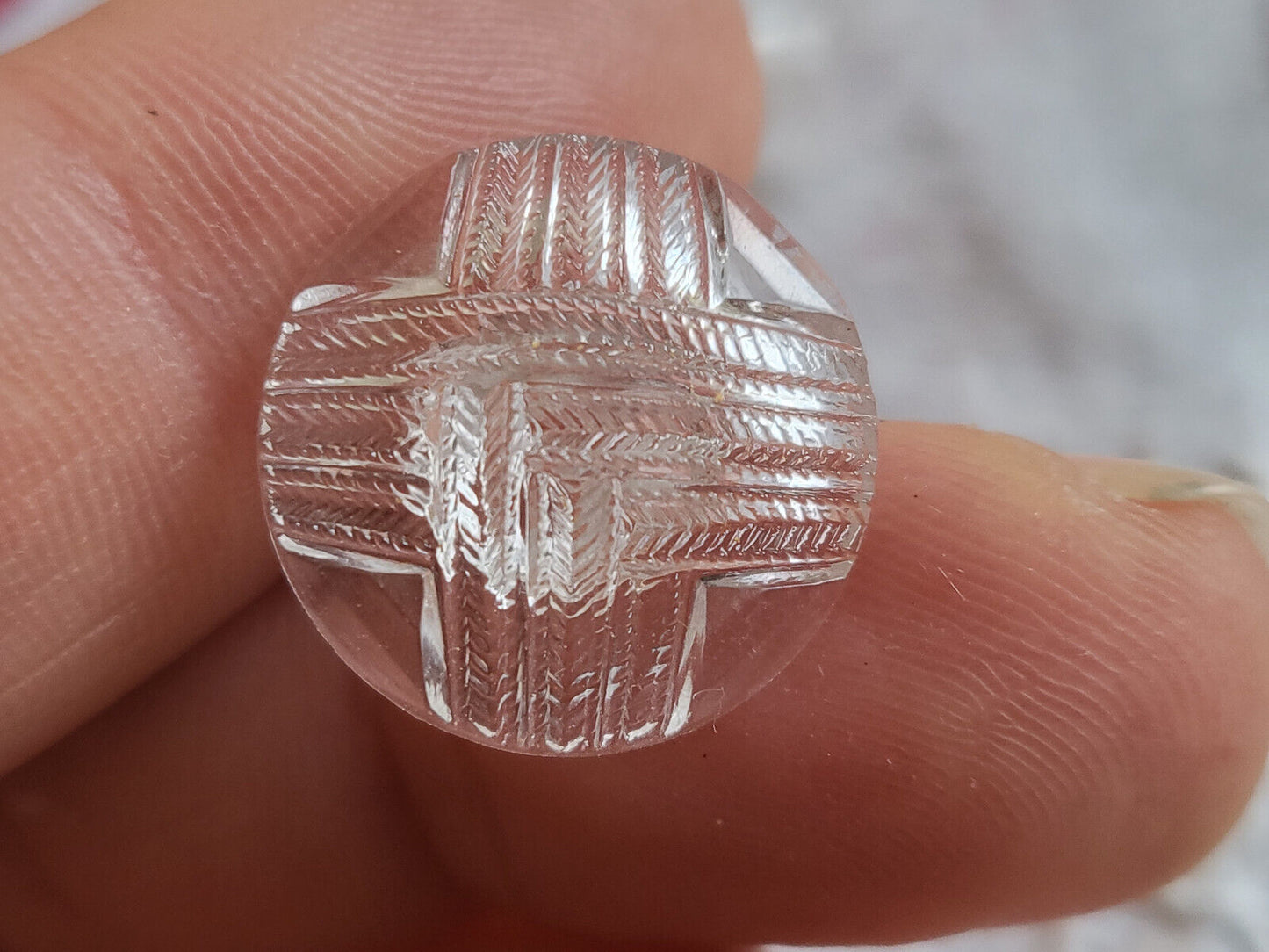 Lot 4 boutons en verre anciens croix transparent motif diamètre 1,8 cm D19B