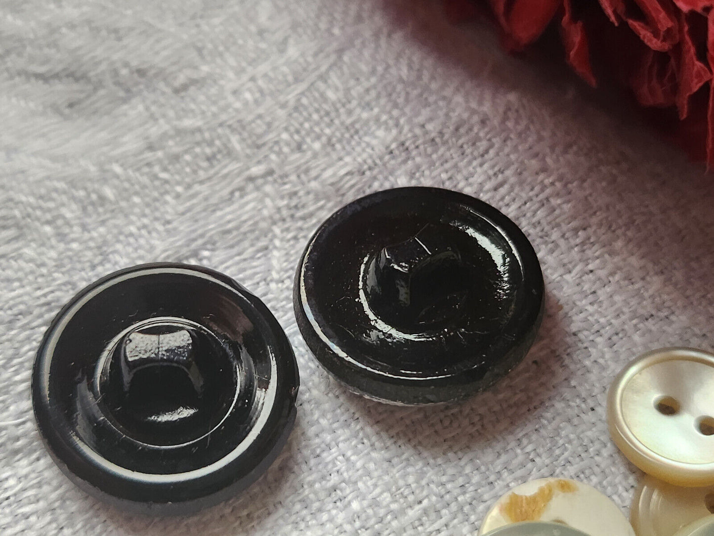 Duo boutons ancien en verre gris strié diamètre 1,8 cm G10H