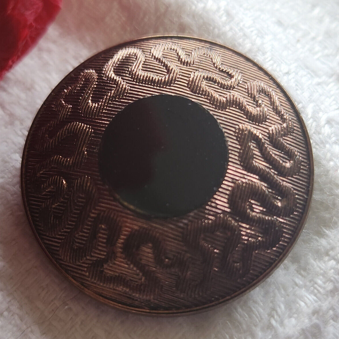 Bouton ancien en verre noir marron motif damas pied metal 2,6 cm D14C