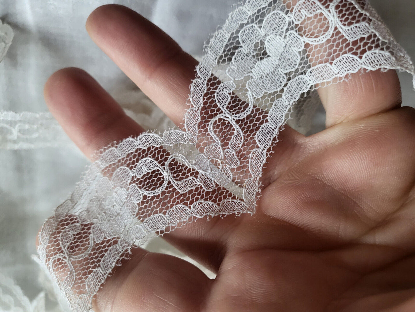 Dentelle vintage en nylon 3 mètres 70 zigzag T15-34