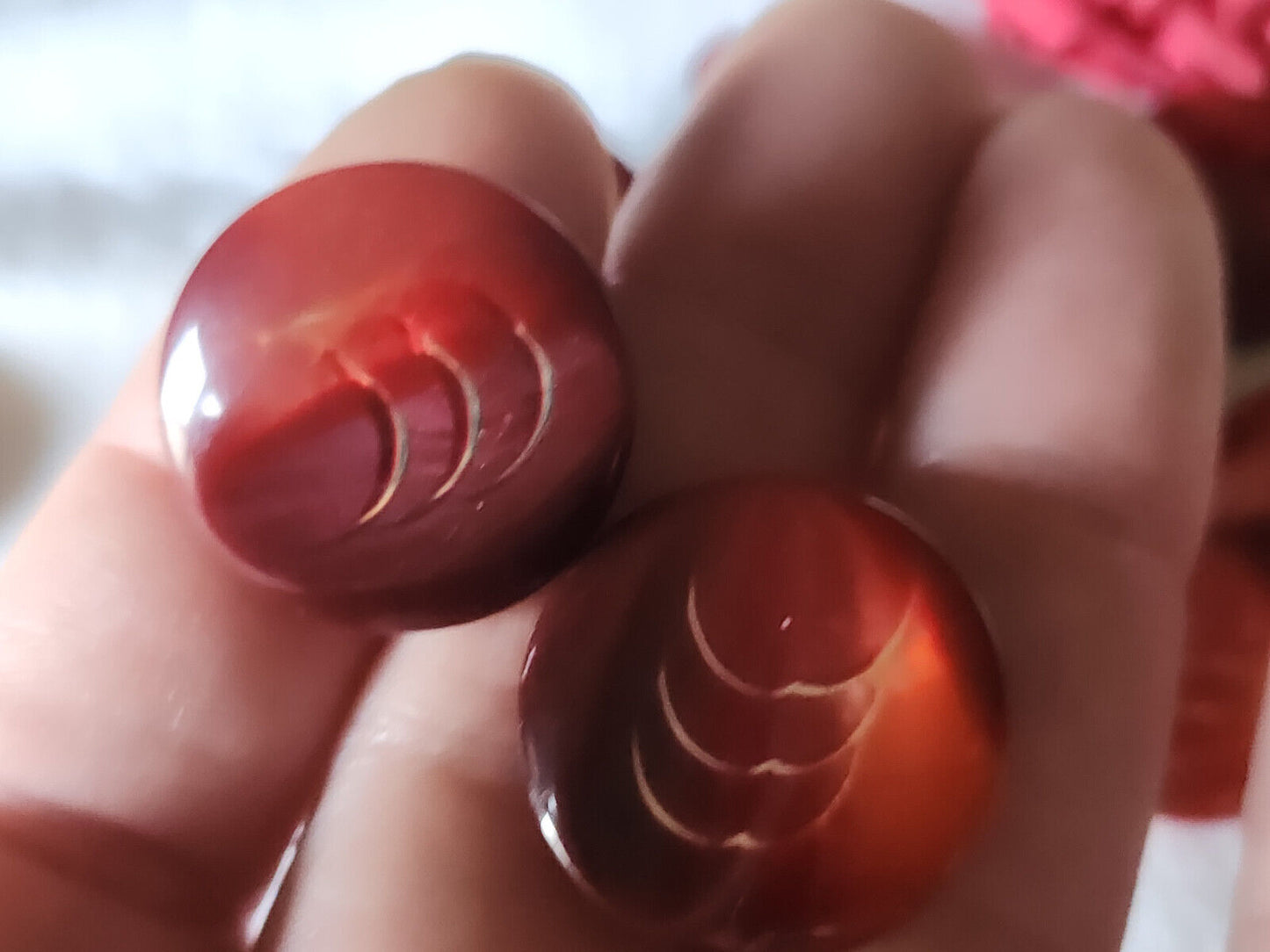 Lot 6 boutons vintage rouge inclusion épais superbe pied 2,2 cm ref 3361