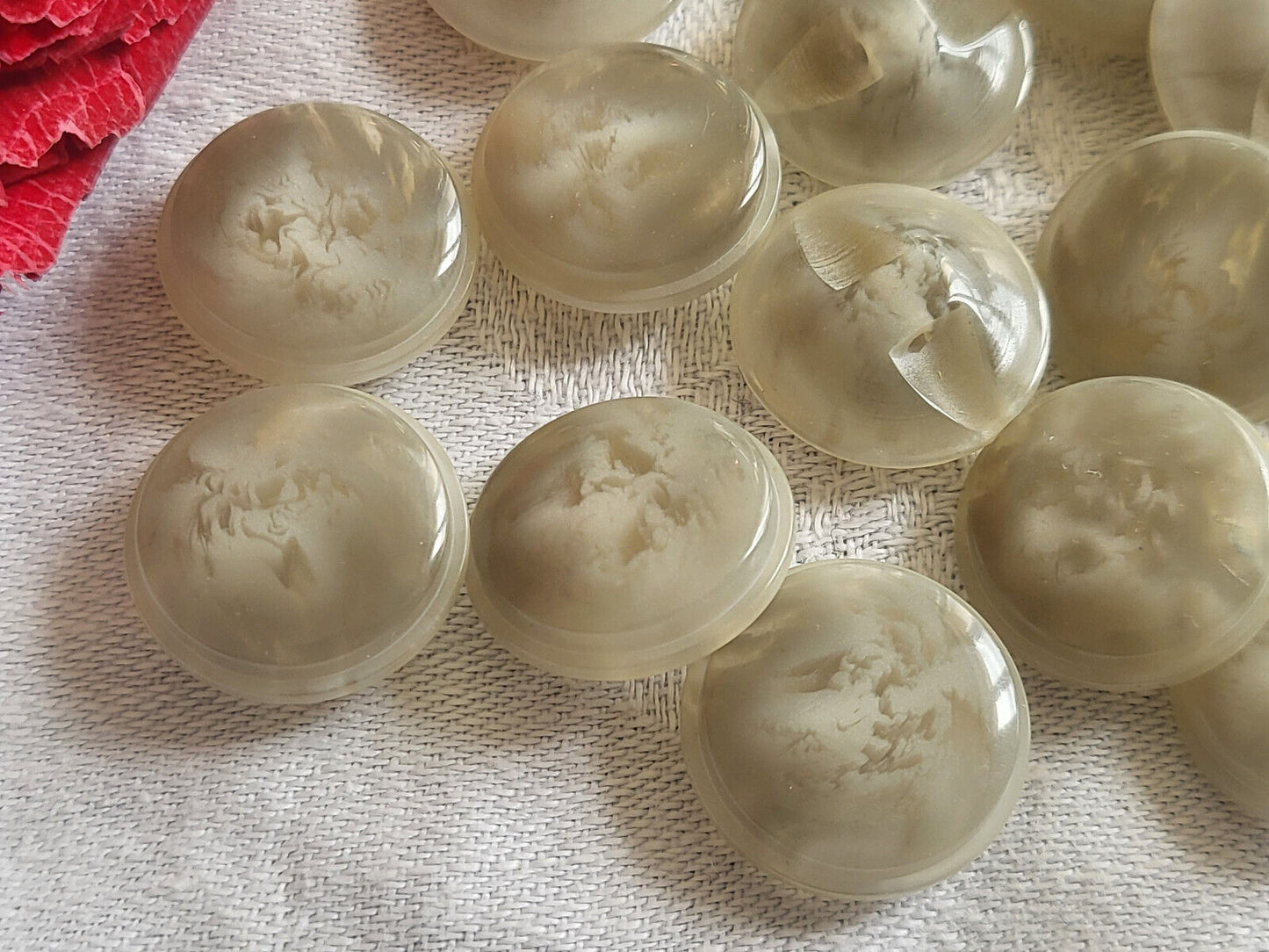 Lot 10 boutons vintage gris veiné à pied diamètre 1 ,7 cm ref 2024