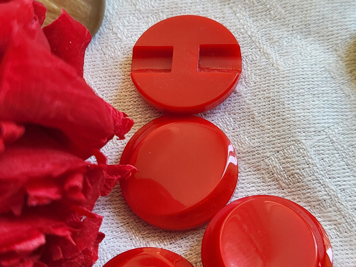 Lot 8 boutons vintage rouge à pied lumineux diamètre 2,1 cm ref 1282