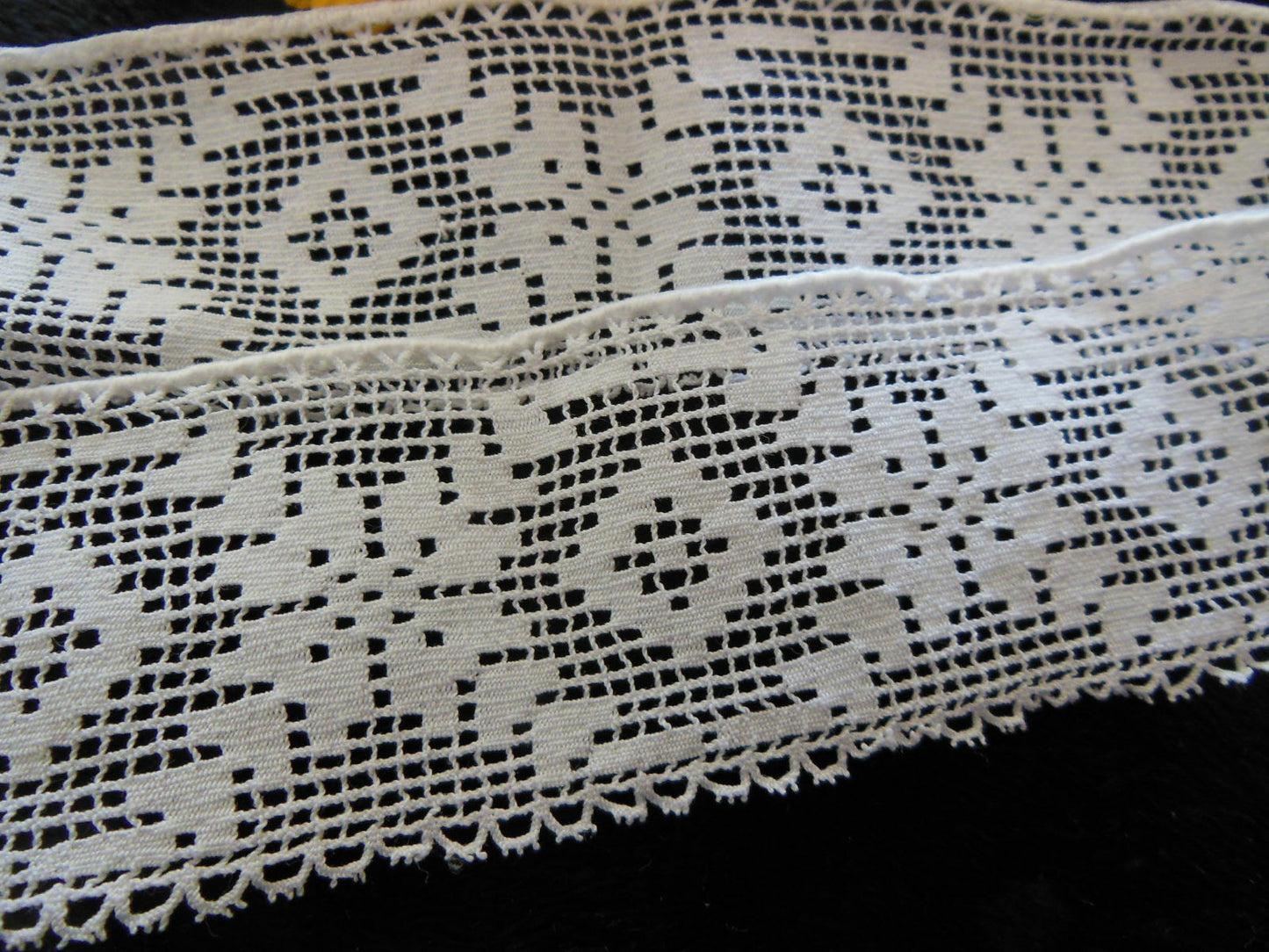 Bas jupon ancien poupée bebe dentelle bien blanche 60 cm sur 4 cm T3-40