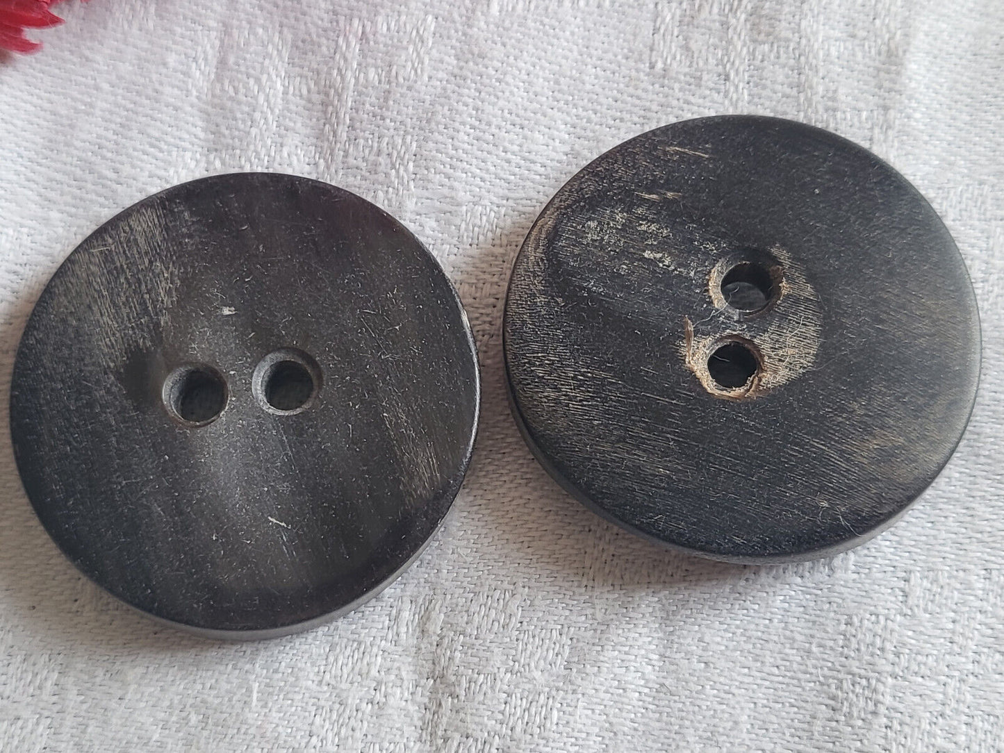 Duo gros boutons anciens marron corne? sombre manteaux gilet 3,5 cm ref 1136