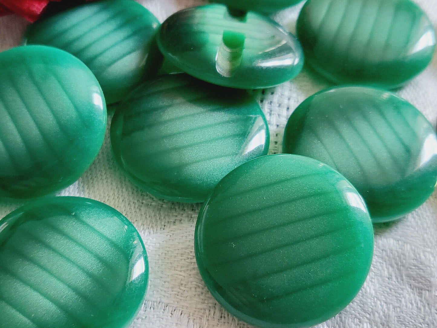 Lot 5 boutons vintage vert veiné camaïeu à pied 2,4 cm ref 326