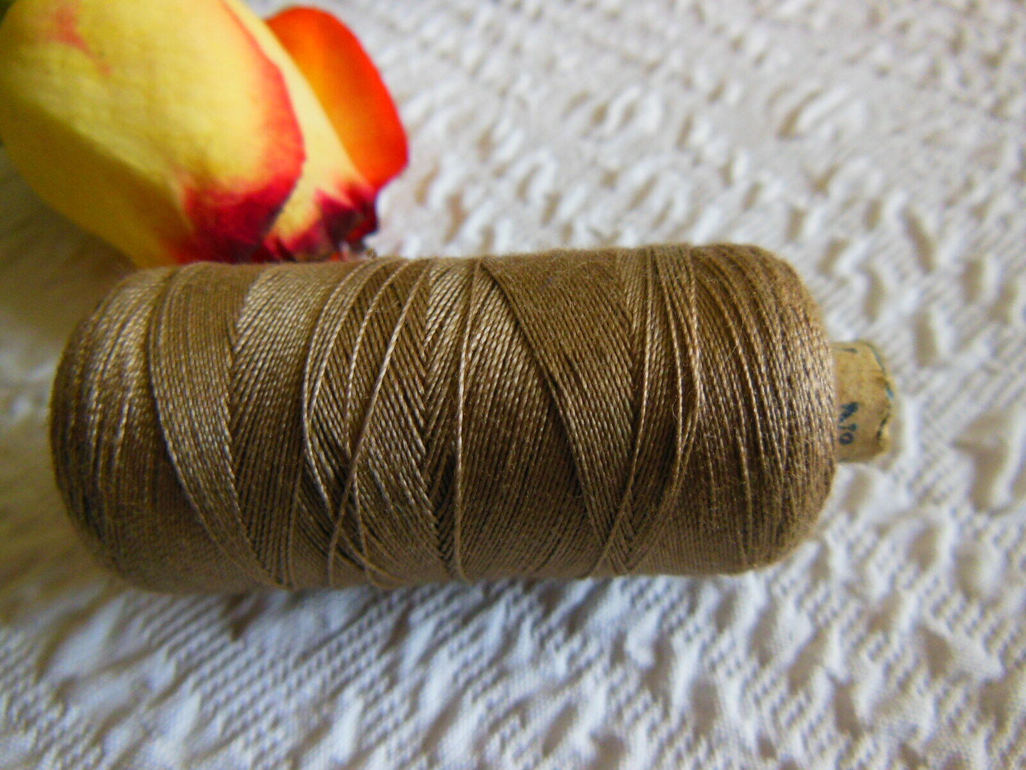 Grosse bobine ancienne marron 14 grammes couture mercerie ancien