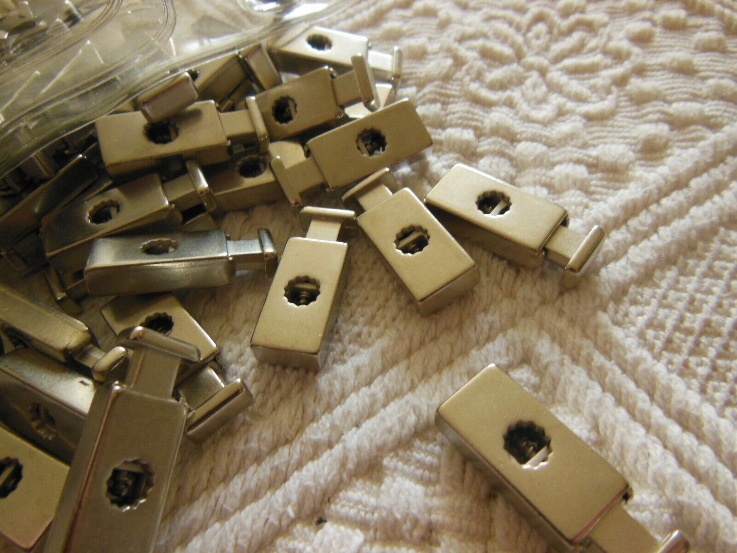 Lot 2 embouts pour cordon en métal argenté stop cordon couture bijoux T17