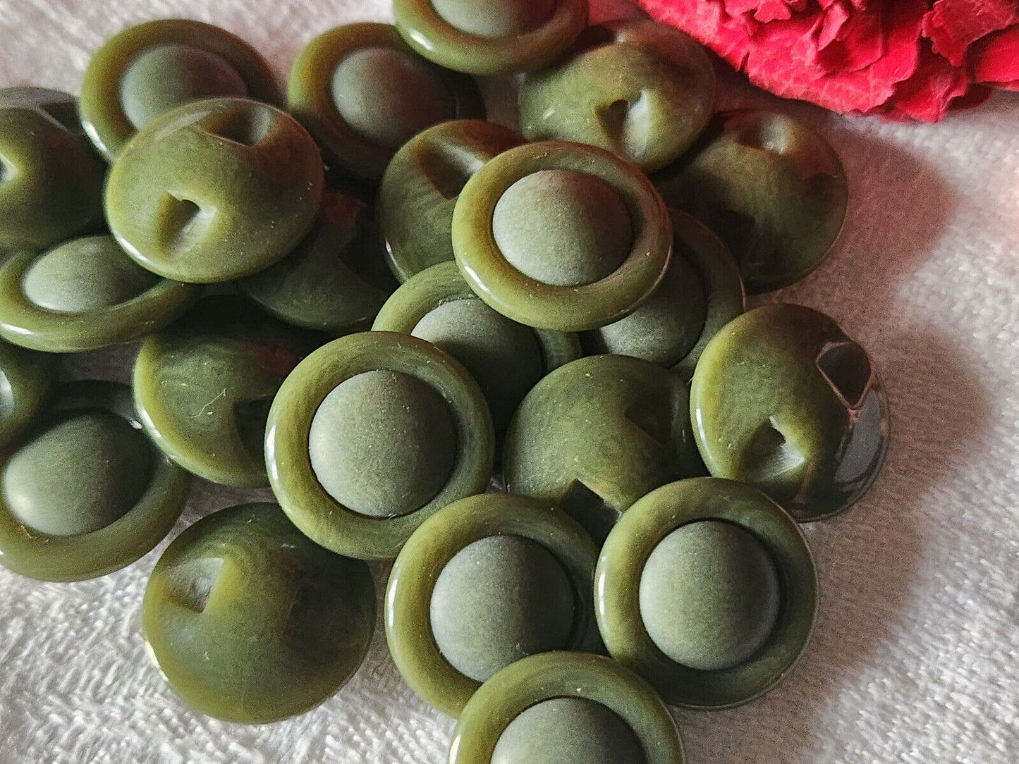 Lot 12 boutons vintage vert à pied veiné 1,5 cm ref 4989