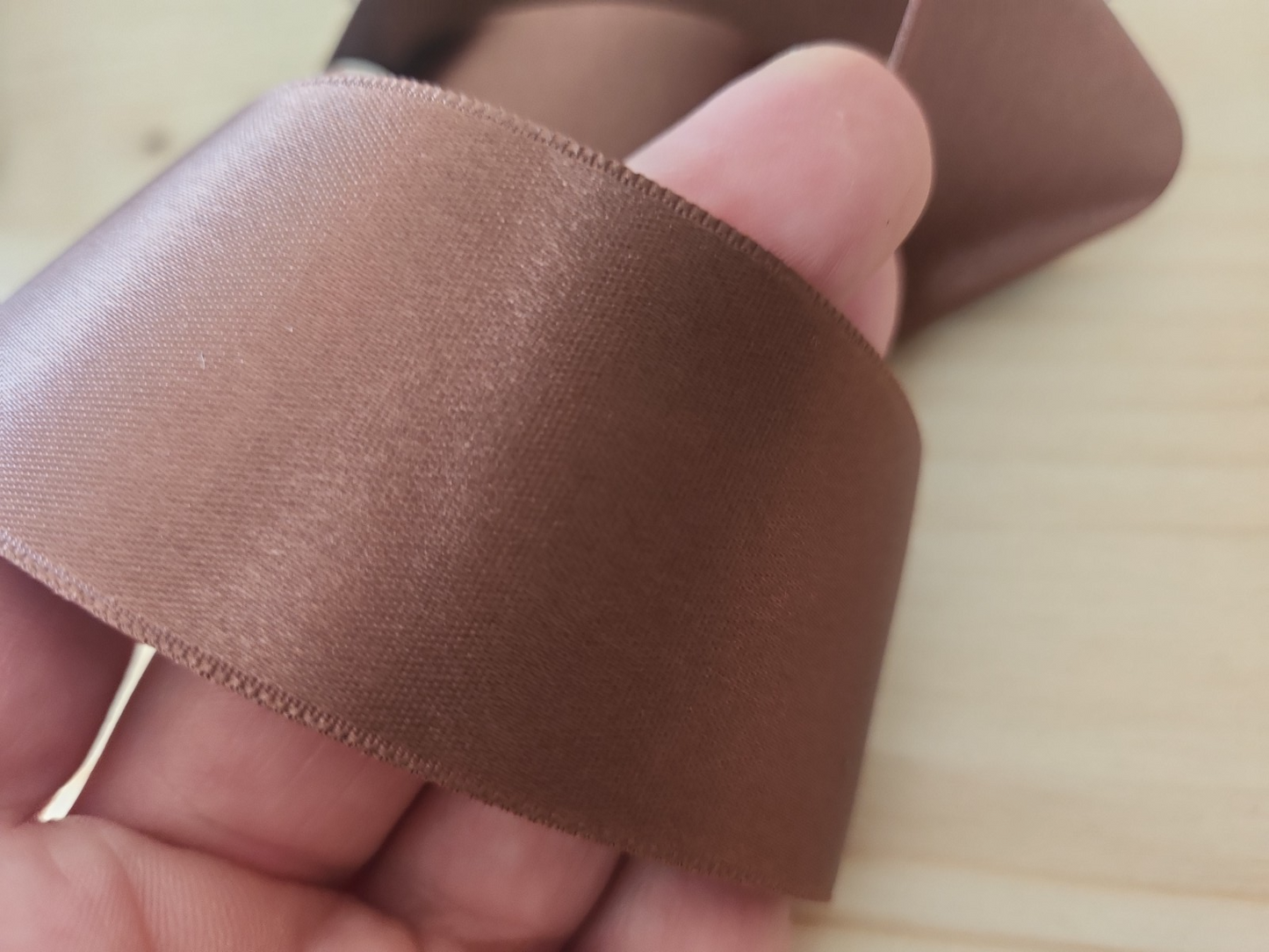 Ruban ancien satin vintage marron large 3 mètres 20 sur 3,8 cm double face T1-9