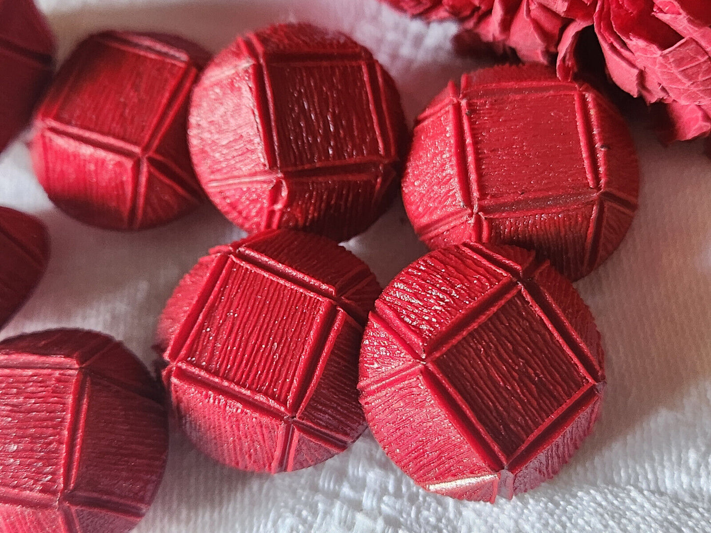 Lot 6 volumineux boutons vintage rouge pied 2,3 cm ref 2337