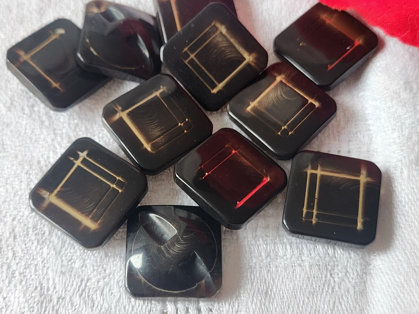 Lot 10 boutons vintage marron inclusion doré carré pied 1,8 cm ref 3358