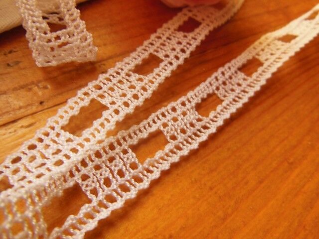 Dentelle vintage blanche lumineuse mécanique 5 m sur 1,3 cm A2