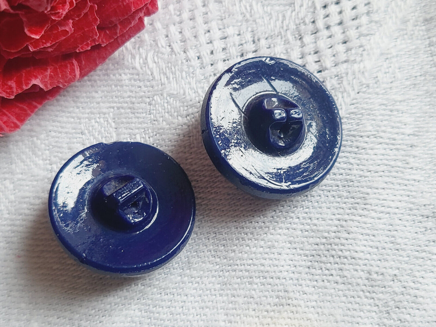 Duo boutons anciens en verre bleu foncé diamètre: 1,7 cm G10A