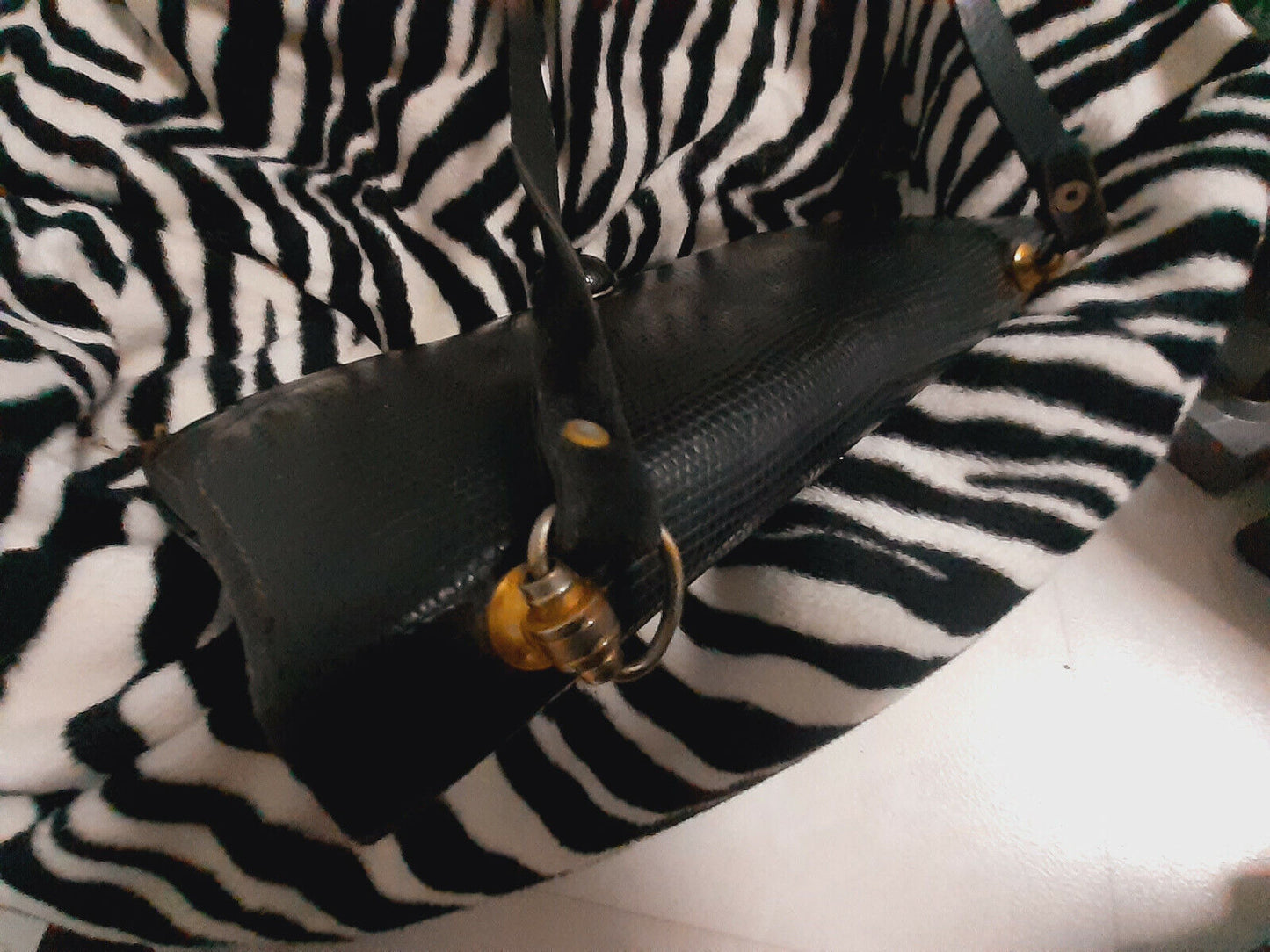 Ancien sac en main noir motif alveole retro vintage A13