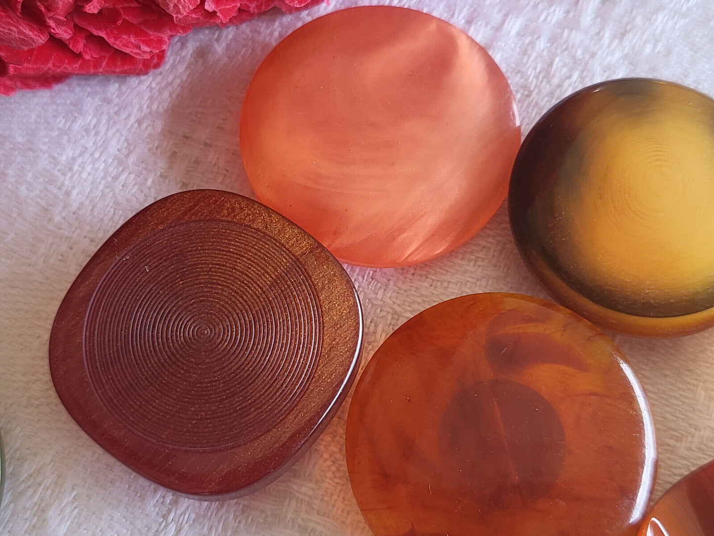Lot 6 gros boutons vintage orange panaché pied 2,4 à 2,7 cm ref 2422