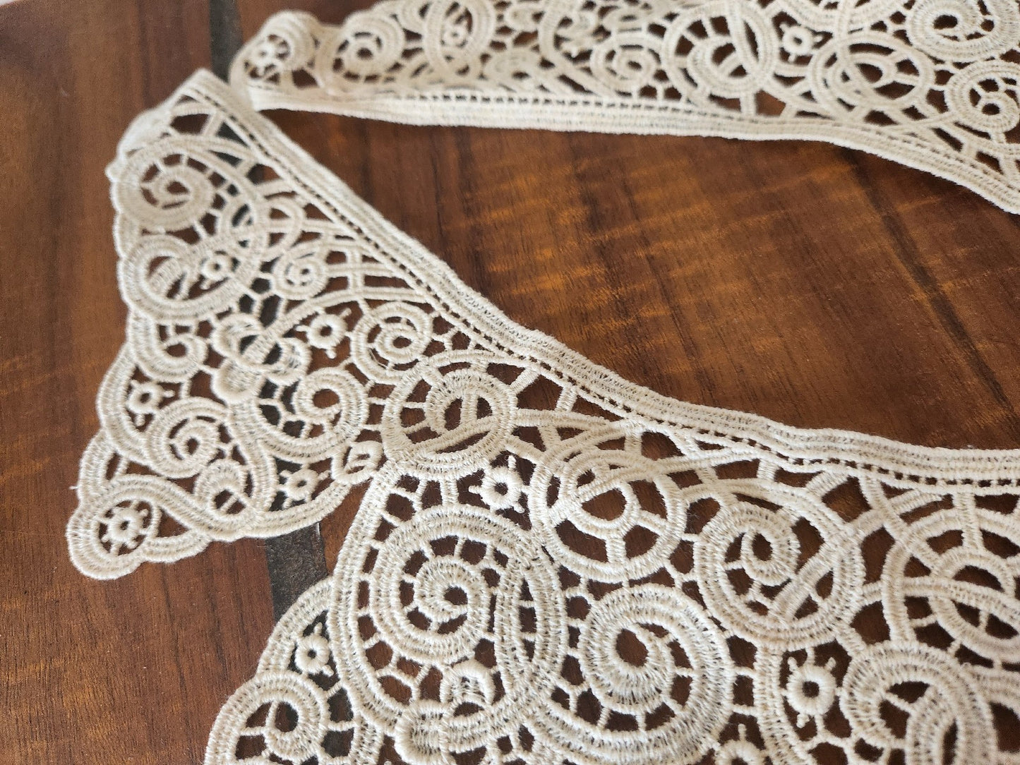 Ancien col en tissu dentelle broderie B3-6