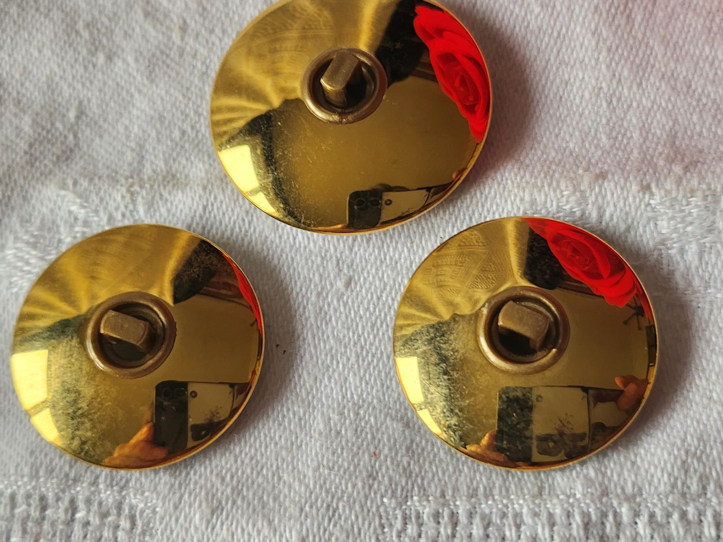 Trio gros boutons vintage metal coeur veiné vert 3,2 et 2,7 cm ref 1828