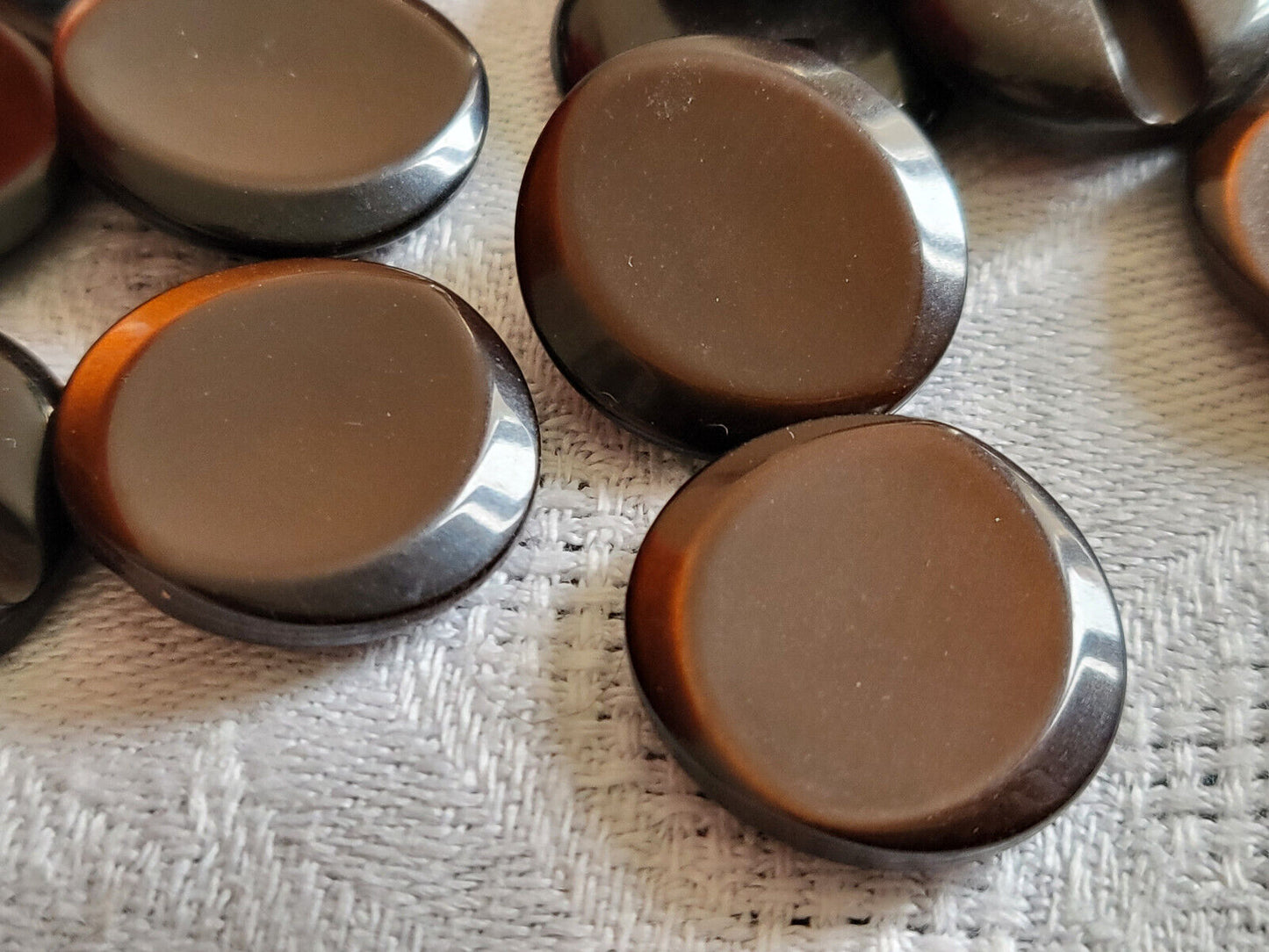 Lot 12 boutons vintage marron lumineux pied 1,8 cm ref 948