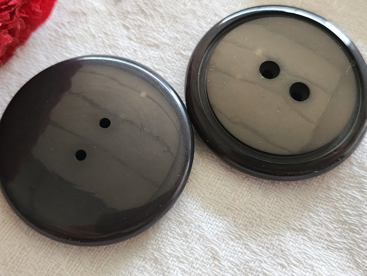 Duo boutons anciens énormes vintage gris marron 4,4 cm XXL epais ref 241