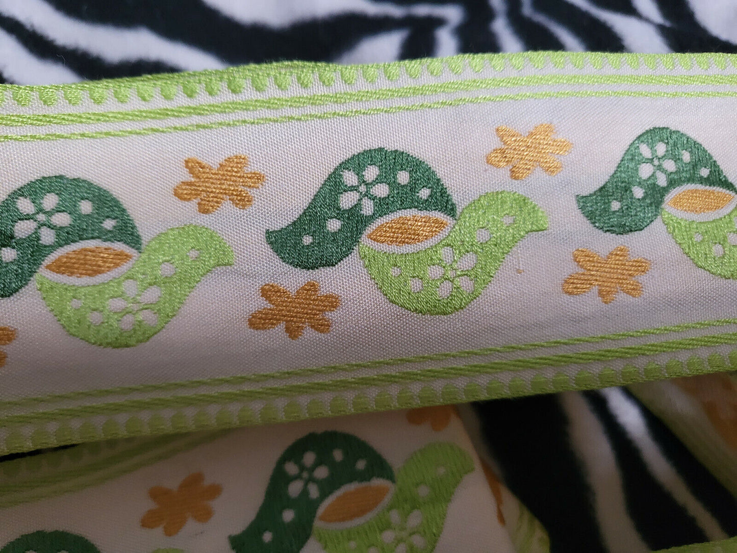 Galon large ancien drap vintage légèrement écru torchon 2 mètres sur 5,5 cm A1