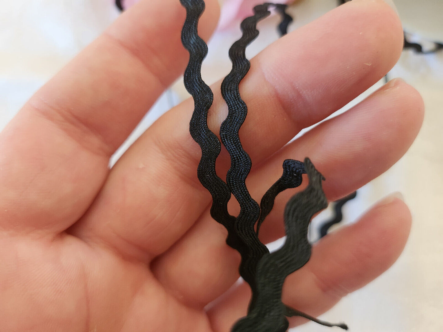 Galon vintage noir soyeux zig zag 5 mètres sur 0,5 cm A2