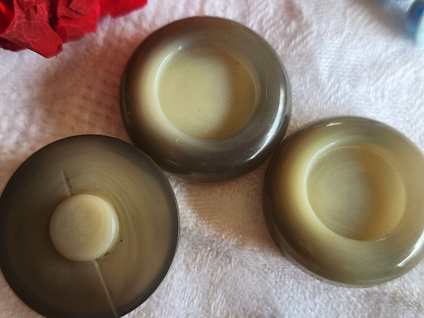 Trio boutons vintage imposants gros épais gris chiné pied 3,1 cm ref 4708