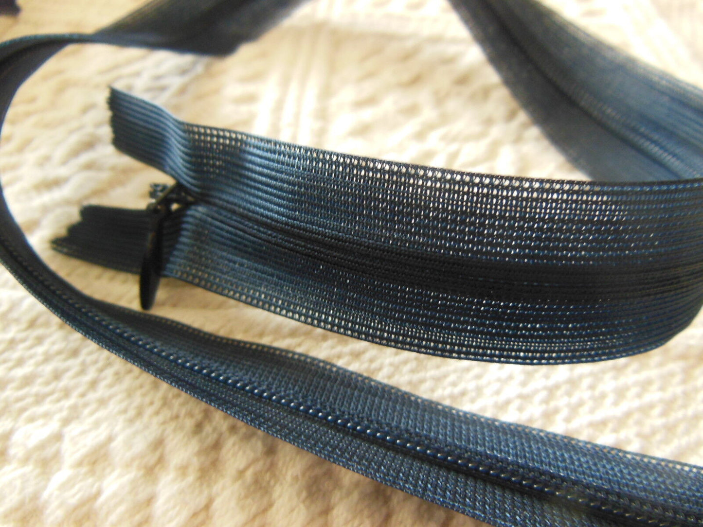 Fermeture éclair 50 cm bleu foncé invisible non- séparable A 89 couture robe