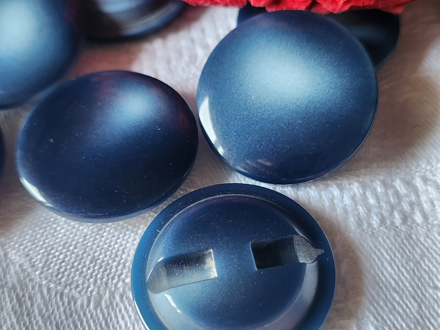 Lot 6 gros boutons vintage bleu camaieu à pied lisse 2,7 cm ref 2322