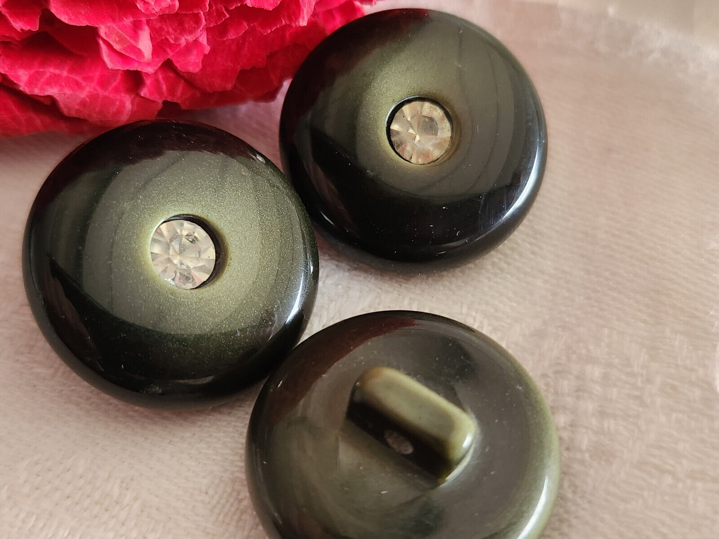 Trio boutons vintage vert avec strass en verre pied 2,2 cm à pied ref 2586