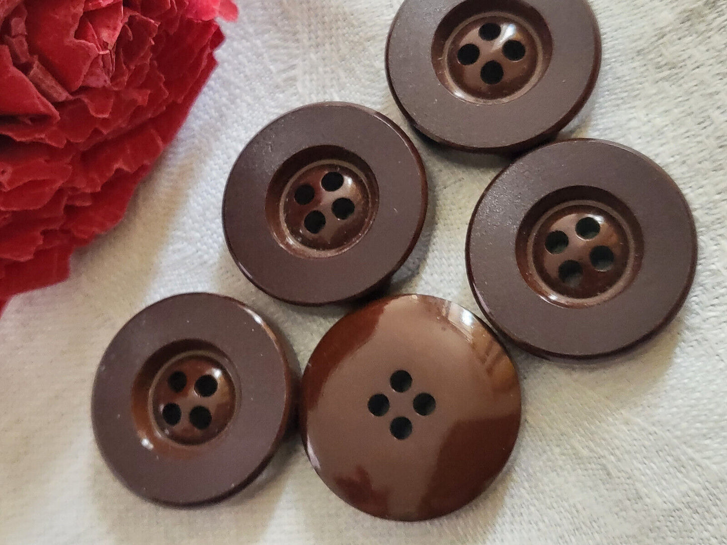 Lot 5 boutons vintage marron épais à trous 2,2 cm ref 2651
